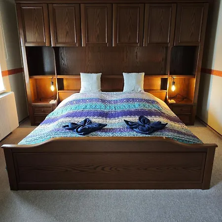 Fuer Max 10 Personen Und 2 Hunde Mit Bauernhof Feeling لينيش