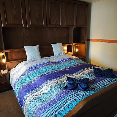 Fuer Max 10 Personen Und 2 Hunde Mit Bauernhof Feeling