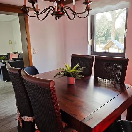 度假居 Fuer Max 10 Personen Und 2 Hunde Mit Bauernhof Feeling 林尼希