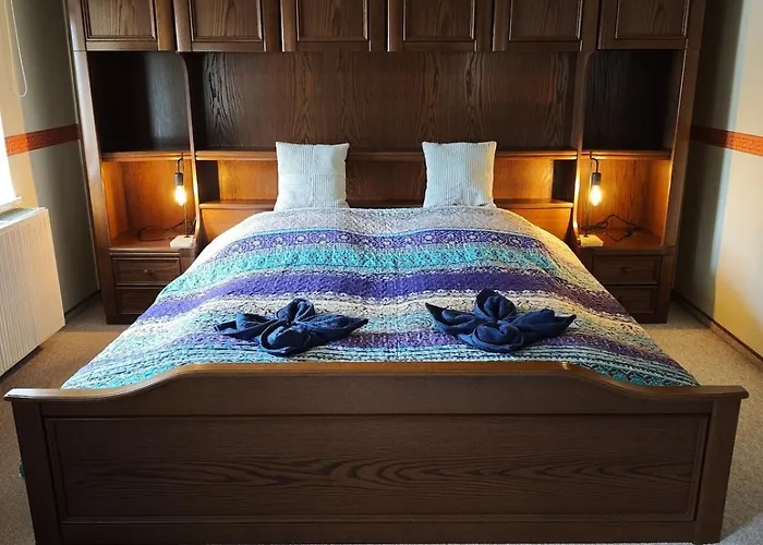 Fuer Max 10 Personen Und 2 Hunde Mit Bauernhof Feeling 林尼希