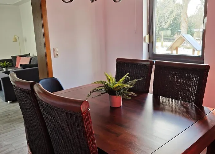 Vakantiehuis Fuer Max 10 Personen Und 2 Hunde Mit Bauernhof Feeling Linnich